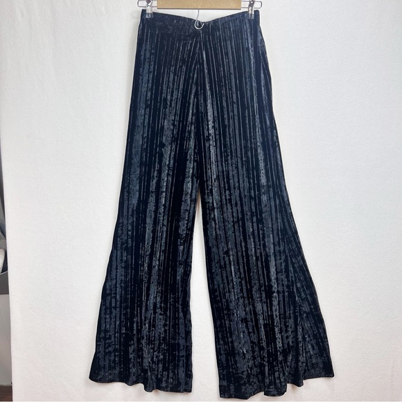 Free People Star Sign Crinkle Velvet Pleated Wide Leg Flare Pants Size S Black - Picture 9 of 9